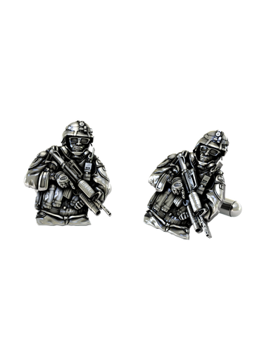 Back view of the 925 silver Soldier Cufflinks, displaying the durable and polished whale back closure mechanism.