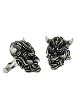 Front and side profile of the Demonic Mempo 925 silver cufflinks, displaying the three-dimensional depth and craftsmanship of the piece.