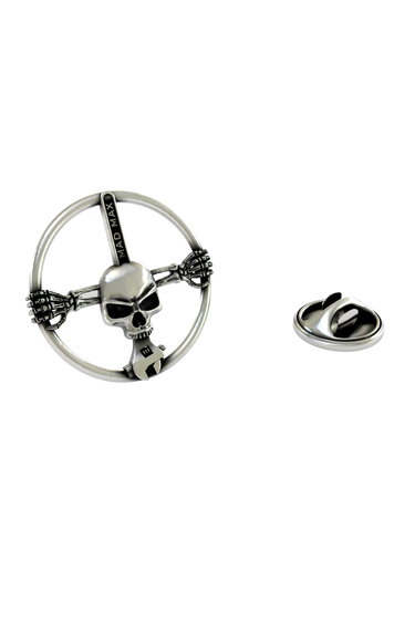 Mad Max Skull Pin in 925 sterling silver, front view of the iconic post-apocalyptic design.