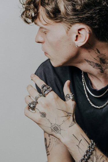 Baroque Skull Ring - Sarnion