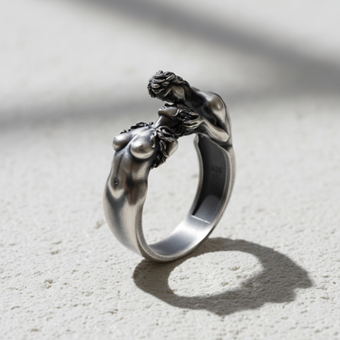 Two Lovers Kissing Ring