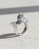 Side profile of the 925 sterling silver cat ring, highlighting the detailed craftsmanship of the wrapping band.