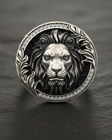 Close-up front view of 925 sterling silver royal lion ring featuring a detailed mane and stone halo setting