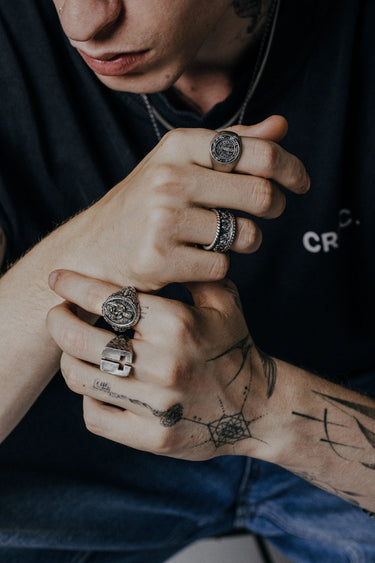 Modern Cross Ring - Sarnion
